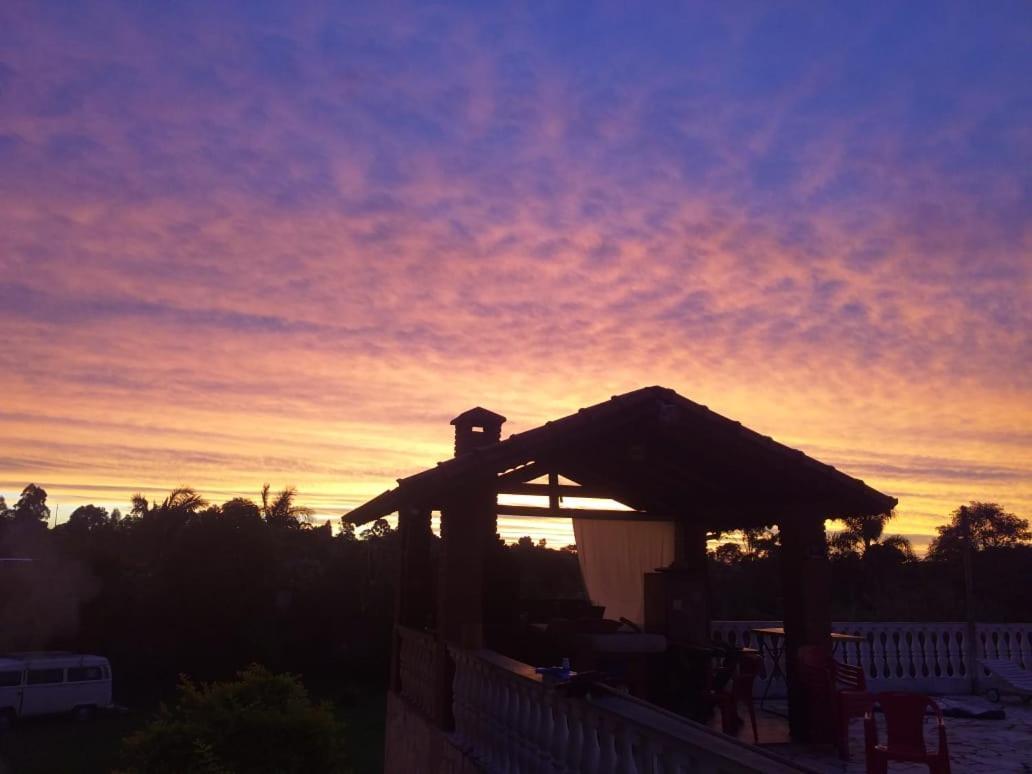 Chacara Em Ibiuna Sao Roque A 70Km De Sp Com Piscina E Wi-Fi Villa Dış mekan fotoğraf